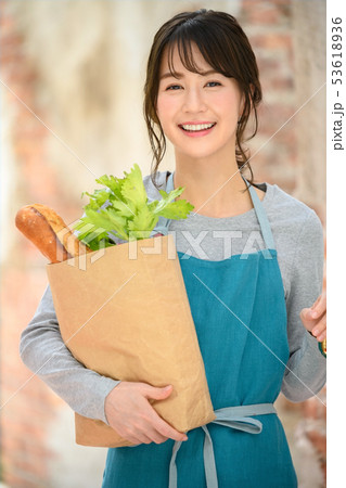 主婦　ライフスタイル　買い物 53618936