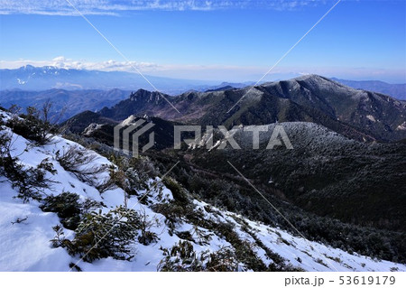 金峰山からの瑞牆山と小川山 金峰山からの瑞牆山と小川山 53619179