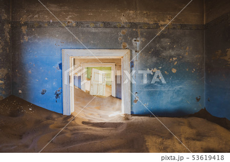Abandoned ghost town of Kolmanskop in Namibia 53619418