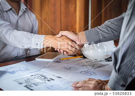 Handshake of collaboration, Construction 53620833