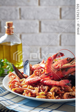 Spanish Fideua, a noodle Paella with prawns 53621709