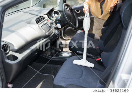 コードレスクリーナーで車内清掃 コードレスクリーナーで車内清掃 53625160
