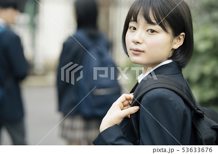 高校生 通学路 高校生 通学路 53633676