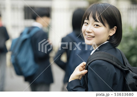 高校生 通学路の写真素材