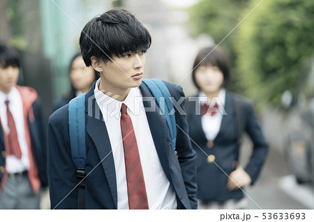 高校生 通学路 高校生 通学路 53633693