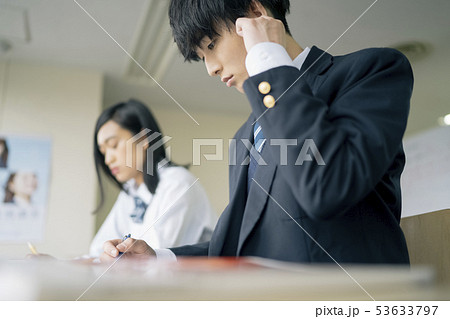 高校生　勉強　塾　予備校 53633797