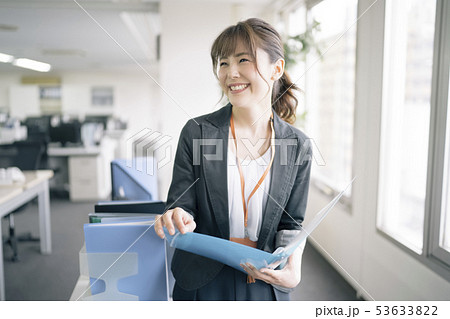 女性 ビジネス ビジネスウーマン 講師 女性 ビジネス ビジネスウーマン 講師 53633822