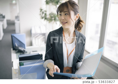 女性 ビジネス ビジネスウーマン 講師 女性 ビジネス ビジネスウーマン 講師 53633827