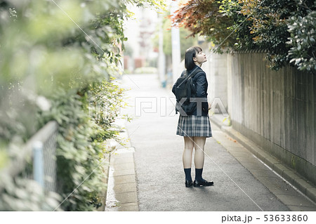 高校生　通学路 53633860