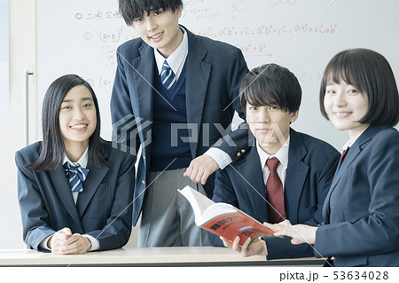 高校生　勉強　塾　予備校　仲間 53634028