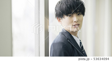 高校生 男子 ポートレートの写真素材