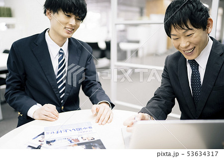 高校生　勉強　塾　予備校　パソコン 53634317