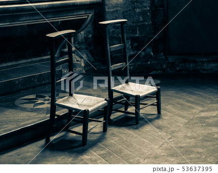 教会の椅子 サン・ジェルマン・デ・プレ教会 教会の椅子 サン・ジェルマン・デ・プレ教会 53637395