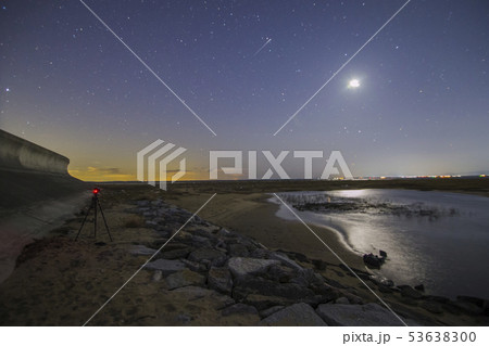 conjunction of moon and venus before sunrise 53638300