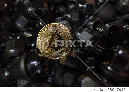 ビットコイン　仮想通貨　マイニングイメージ 53647012