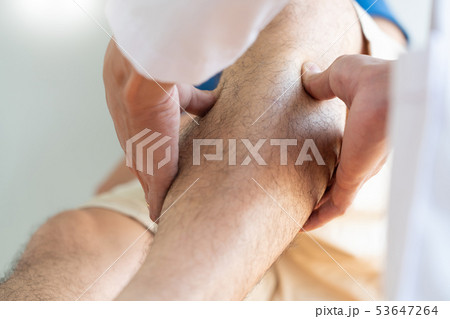 physiotherapist doctor rehabilitation consulting p 53647264