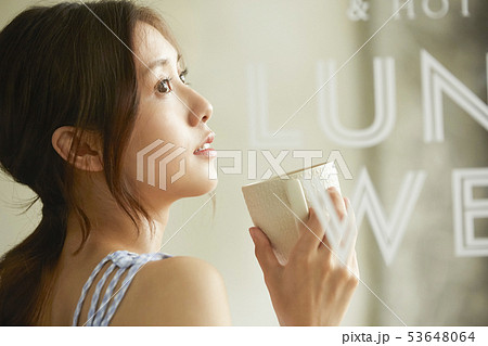女性　ライフスタイル 53648064