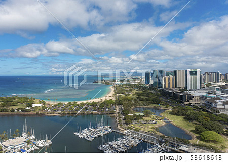 【ハワイ・ホノルル】アラモアナ ビーチパーク マジック アイランドの空撮 53648643