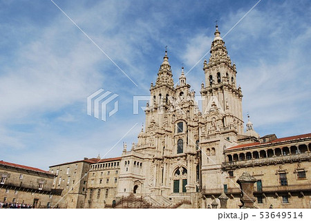 サンチャゴデコンポステーラ大聖堂を見上げる サンチャゴデコンポステーラ大聖堂を見上げる 53649514