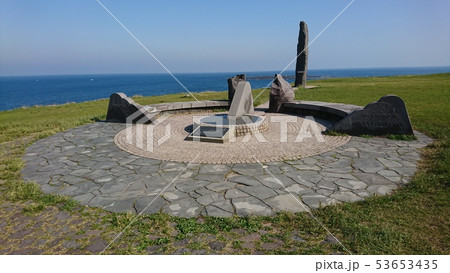 男鹿半島北緯４０度モニュメント 53653435