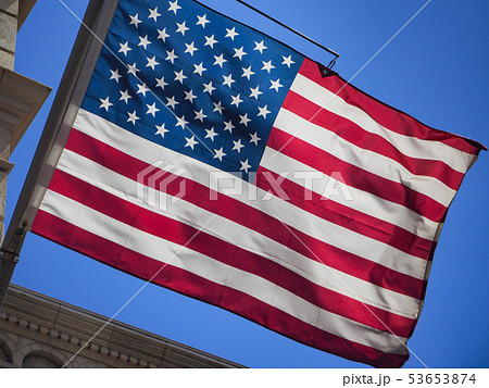 はためく星条旗 53653874