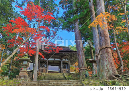 【滋賀県】紅葉の西明寺 二天門 【滋賀県】紅葉の西明寺 二天門 53654939
