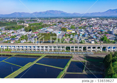 東北本線と那須岳、朝日の当たる東北本線、快晴の那須岳、田園風景と東北本線、東北本線、ドローン撮影、 53659627
