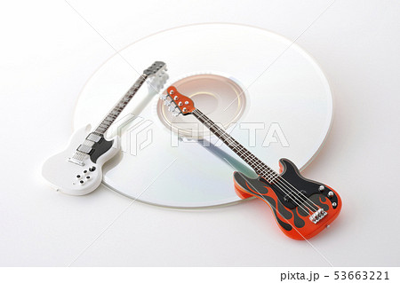 ギターとベースとCD ギターとベースとCD 53663221