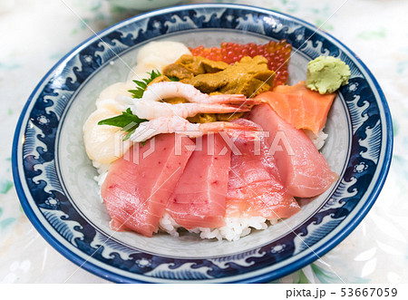 Fresh raw seafood mixed rice bowl (Kaisen-don/ Fresh raw seafood mixed rice bowl (Kaisen-don/ 53667059
