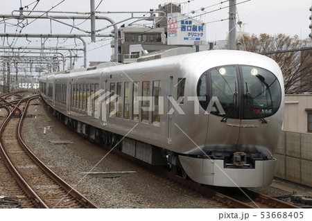 西武池袋線を行く特急ちちぶ号（001系電車） 53668405