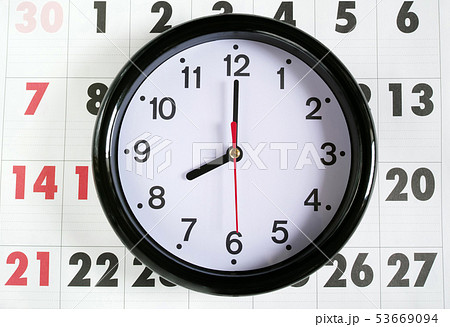 カレンダーと8時の時計 カレンダーと8時の時計 53669094