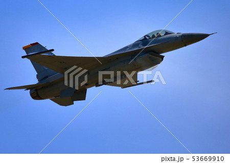 F-16 53669910