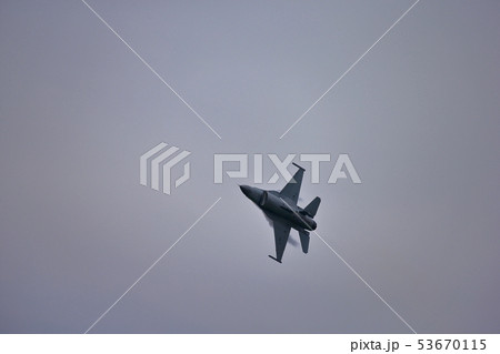 F-16 53670115