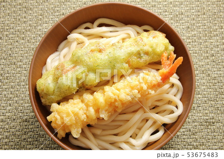 天ぷら(えび天・ちくわ天)ぶっかけうどん(冷)。 53675483