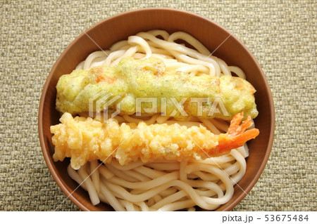 天ぷら(えび天・ちくわ天)ぶっかけうどん(冷)。 53675484