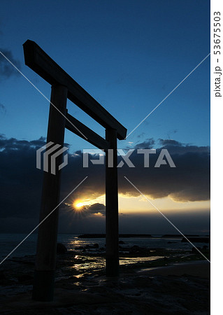 海に立つ鳥居のあるつぶて浦 海に立つ鳥居のあるつぶて浦 53675503