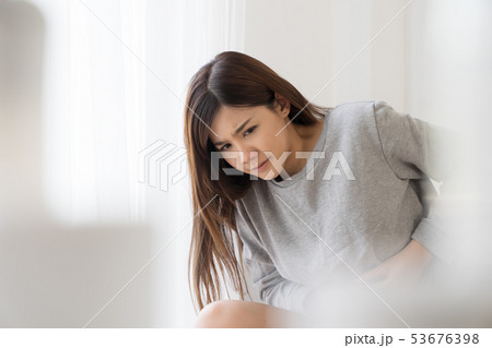 女性 体調不良 女性 体調不良 53676398