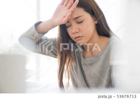 女性 体調不良 女性 体調不良 53676713
