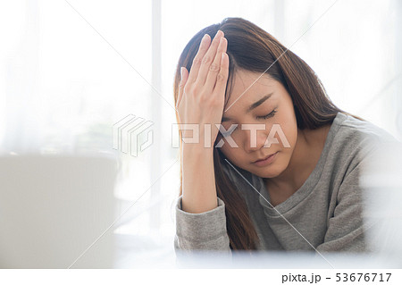 女性 体調不良 女性 体調不良 53676717