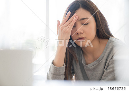 女性 体調不良 女性 体調不良 53676726