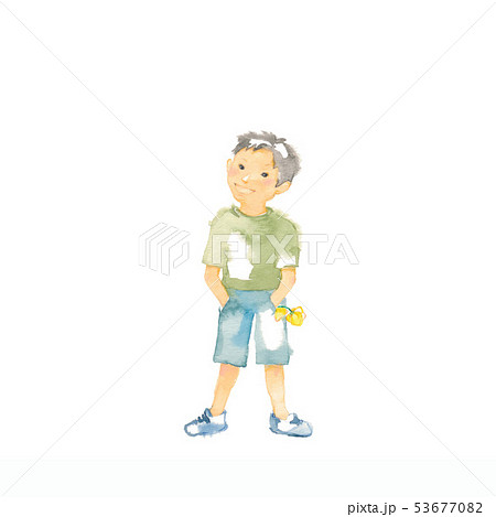 黄色い花をポケットに入れた男の子 53677082
