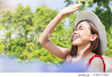 女性　リゾート　女子旅 53677267