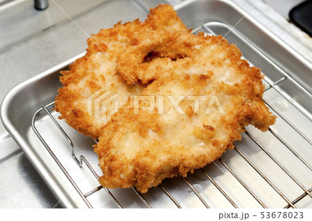 チキンササミカツ（調理中） 53678023