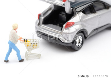 自動車と人物 自動車と人物 53678870