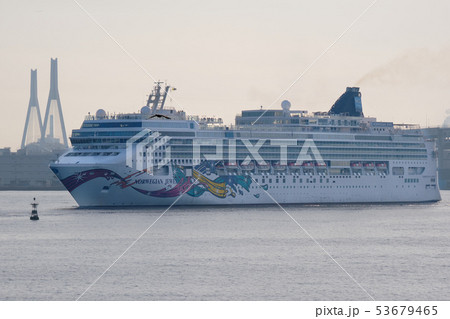 入港中のノルウェージャン・ジュエル号 53679465