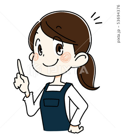 エプロンを着て指を立てる若い女性 53694376