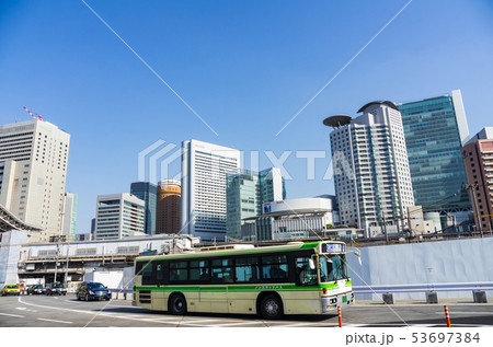 大阪・梅田のビル群 53697384