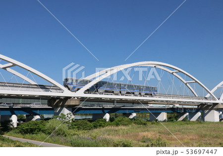 淀川を渡る大阪モノレール 淀川を渡る大阪モノレール 53697447