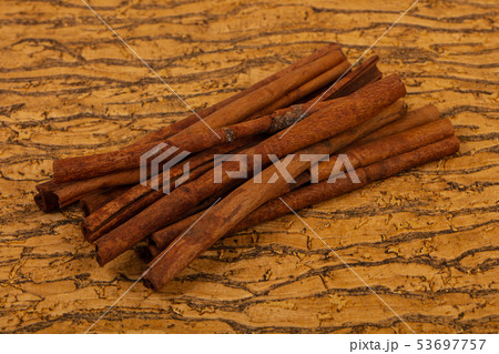 Aroma cinnamon sticks 53697757