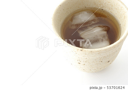 冷たいお茶 53701624